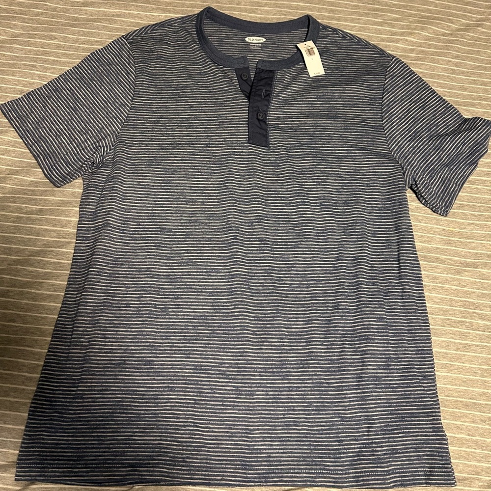 Old Navy Men's Navy Striped Tee